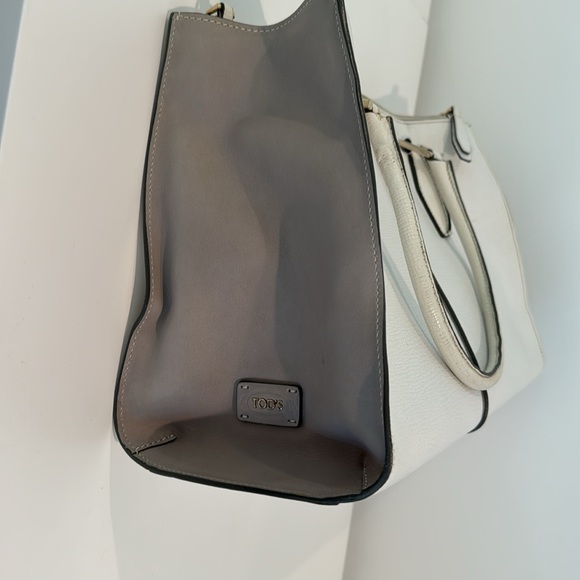 Tod’s white and grey tote handbag. - Picture 5 of 13